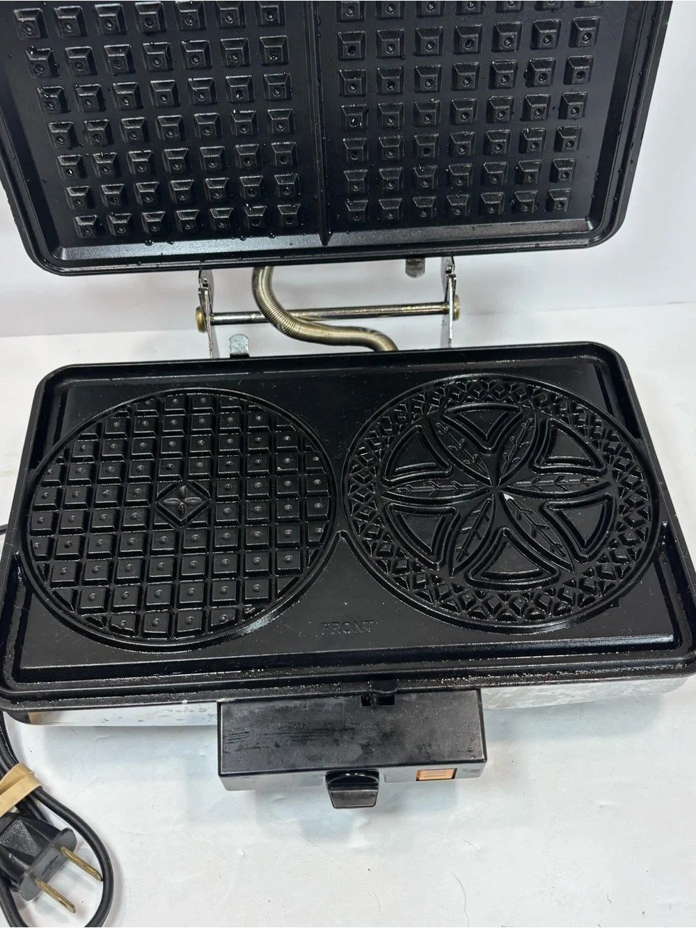 Vintage Rival Waffle or Pizzelle Maker w/Reversible Plates Model 9705/1  Tested